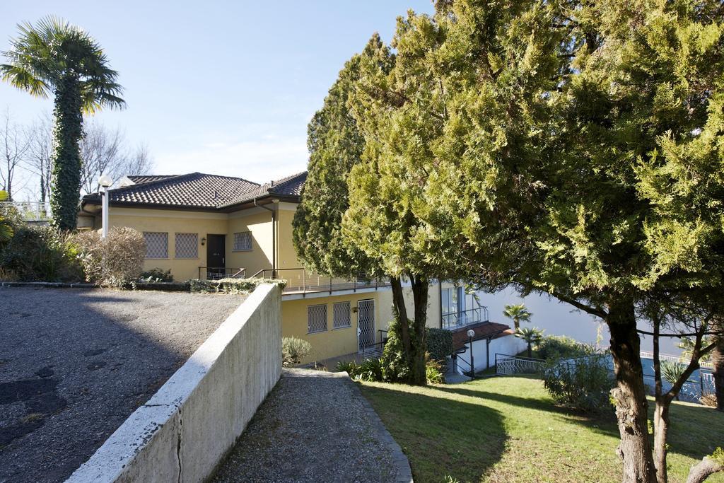 شقة Casa Roccia Pino Lago Maggiore المظهر الخارجي الصورة